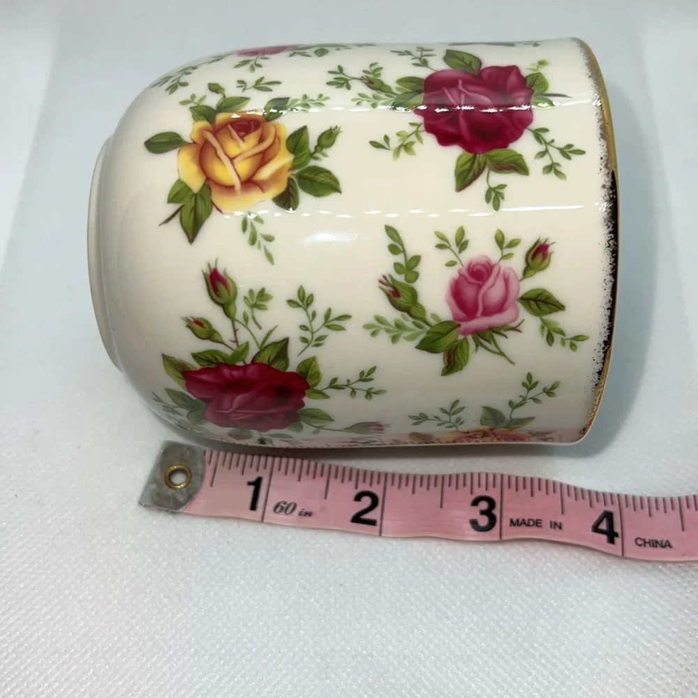ROYAL ALBERT OLD COUNTRY ROSES COFFEE / TEA MUG CLASSIC IV 2000 VINTAGE